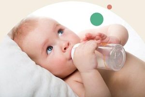Декілька порад як поступово перевести дитину на годування з пляшечки?
