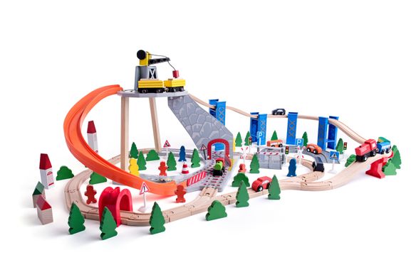 Деревянный поезд Woody с горкой и краном, игровой набор из 130 элементов 40*11,5*5,03, для детей от 2х лет 6337600 Mams family